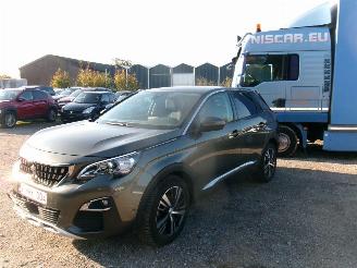 krockskadad bil auto Peugeot 3008 1.2 Allure 2018/4