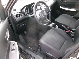 Suzuki Swift 1.2 Comfort Hybride picture 20