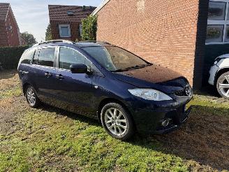 Vaurioauto  passenger cars Mazda 5 Automaat Aangepast met Stuurbediening 2.0 Katano vaste prijs 2010/8