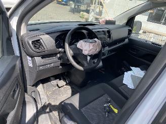 Opel Vivaro Automaat 2.0 BlueHDi 145 S&S WB328 picture 38