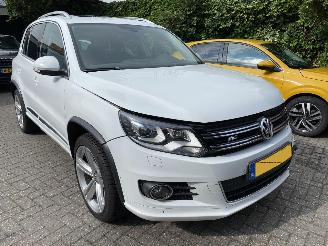 Volkswagen Tiguan 4Motion 1.4 TSi Sport&Style R-line Edition.pano/leer picture 2