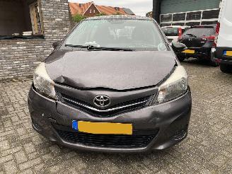 Toyota Yaris Aspiration 1.0 VVT-I5Drs Navi Clima Camera picture 4