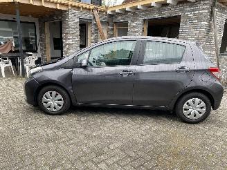 Toyota Yaris Aspiration 1.0 VVT-I5Drs Navi Clima Camera picture 26