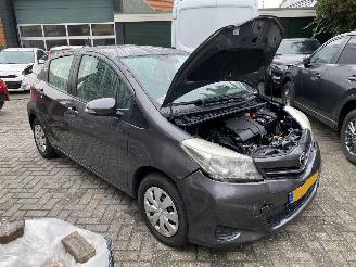 Toyota Yaris Aspiration 1.0 VVT-I5Drs Navi Clima Camera picture 23