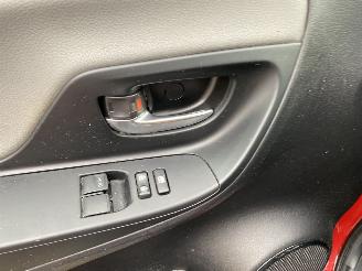Toyota Yaris 1.5 Hybrid 5drs VASTE PRIJS. picture 37