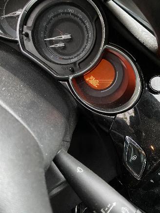 Citroën DS3 e-HDI 1.6 So Chic picture 55