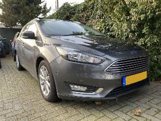 skadebil auto Ford Focus 1.5 Automaat Kombi motor probleem 2016/3