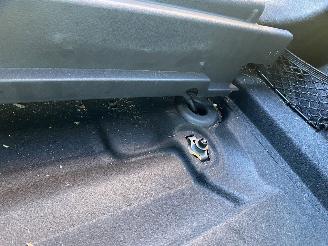 MG MG4 150KW Luxury 64 KWh picture 27