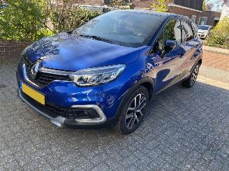 krockskadad bil auto Renault Captur Version-S 1.3 150PK 4cil 2019/5