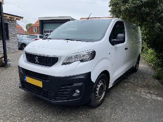 damaged commercial vehicles Peugeot Expert Koelbus Carrier Koeling 1.5 BlueHDi 100 Standard Pro met motorschade 2021/9