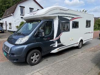 Challenger  Challeger Mageo 118EB/119 Queensbed en hefbed picture 5