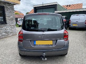 Renault Modus Automaat 1.6 82KW picture 11