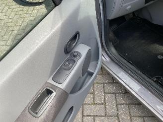 Renault Modus Automaat 1.6 82KW picture 28