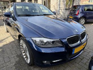 Damaged car BMW 3-serie 318D Sedan 2010/4