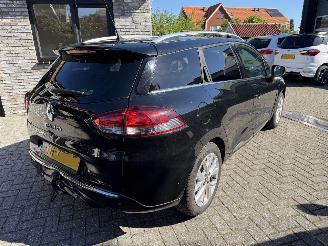 Renault Clio Limited 0.9 TCe station picture 4