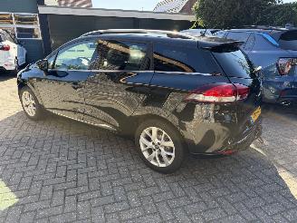 Vaurioauto  passenger cars Renault Clio Limited 0.9 TCe station 2018/8