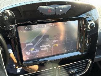 Renault Clio Limited 0.9 TCe station picture 10