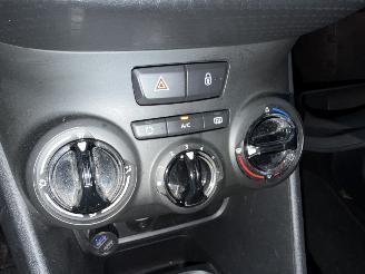 Peugeot 2008 Automaat 1.2 PureTech Blue Lion picture 14