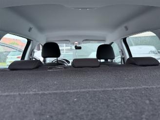 Peugeot 2008 Automaat 1.2 PureTech Blue Lion picture 19