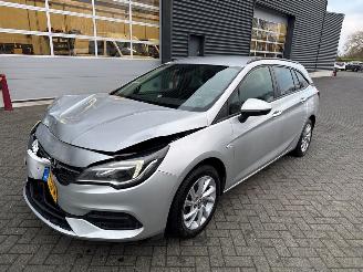krockskadad bil auto Opel Astra 1.2 Turbo 12V Combi/o  Benzine 1.199cc 81kW (110pk) FWD 2020/11
