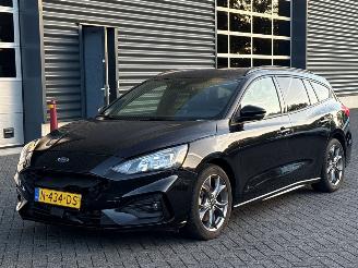 damaged passenger cars Ford Focus ST-Line 1.0 EcoBoost 12V Hybrid 125 Combi/o  Elektrisch Benzine 999cc 92kW (125pk) 2021/9