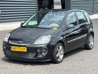 Coche accidentado Ford Fiesta 1.25 16V Hatchback  Benzine 1.242cc 55kW (75pk) FWD 2006/1