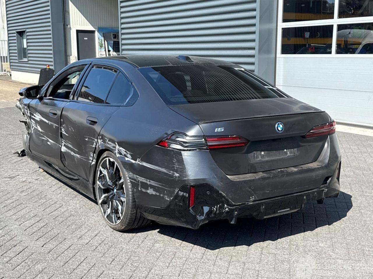 BMW 5-serie BMW I5 M60 442 KW (601 PK) xDrive 84 kWh panoramadak, carplay, 360 camera