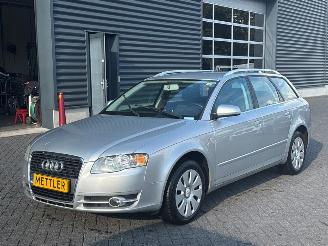 Avarii autoturisme Audi A4 2.0 20V Combi/o  Benzine 1.984cc 96kW (131pk) FWD 2006/10