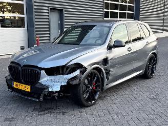 Voiture accidenté BMW X5 xDrive50e 3.0 24V SUV  Elektrisch Benzine 2.998cc 360kW (489pk) 4x4 2023/12