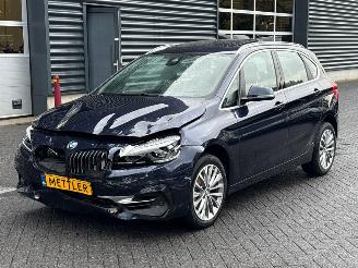 Vaurioauto  passenger cars BMW 2-serie 218i 1.5 TwinPower Turbo 12V MPV  Benzine 1.499cc 103kW (140pk) FWD 2019/4