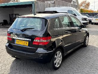 Mercedes B-klasse 2.0 B-180 CDI 16V Hatchback  Diesel 1.991cc 80kW (109pk) FWD picture 5