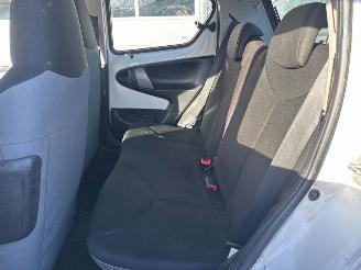 Toyota Aygo 1.0 12V VVT-i Hatchback  Benzine 998cc 50kW (68pk) FWD picture 10