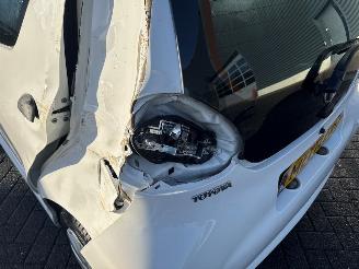 Toyota Aygo 1.0 12V VVT-i Hatchback  Benzine 998cc 50kW (68pk) FWD picture 21