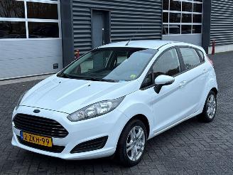 Damaged car Ford Fiesta 1.0 Ti-VCT 12V 65 Hatchback  Benzine 999cc 48kW (65pk) FWD 2015/1