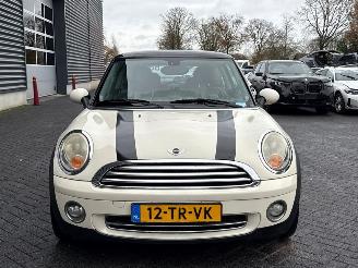 Mini Cooper 1.6 16V Cooper Hatchback  Benzine 1.598cc 88kW (120pk) FWD picture 8