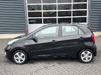 Kia Picanto 1.2 16V Hatchback  Benzine 1.248cc 63kW (86pk) FWD picture 2
