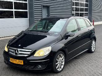 Damaged car Mercedes B-klasse 2.0 B-200 16V Turbo Hatchback  Benzine 2.034cc 142kW (193pk) FWD 2005/11