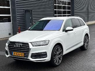 Vaurioauto  passenger cars Audi Q7 3.0 TDI V6 24V SUV  Diesel 2.967cc 200kW (272pk) 4x4 2016/12