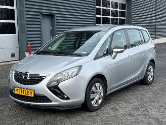 Damaged car Opel Zafira TOURER 1.4 Turbo 16V Ecotec MPV  Benzine 1.364cc 103kW (140pk) FWD 2012/2
