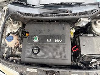 Skoda Fabia 1.4i 16V Combi/o 4Dr Benzine 1.390cc 55kW (75pk) FWD picture 16