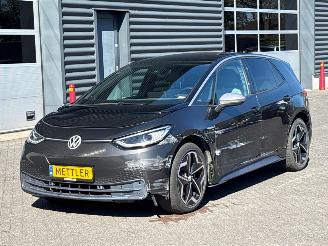 damaged passenger cars Volkswagen ID.3 First, Life, Pro 58 kWh Hatchback 4Dr Elektrisch  150kW (204pk) RWD 2020/12