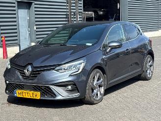 Voiture accidenté Renault Clio 1.3 TCe 130 16V Hatchback 4Dr Benzine 1,332cc 96kW (131pk) FWD 2019/12