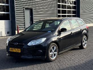 Schadeauto Ford Focus 1.0 Ti-VCT EcoBoost 12V 100 Combi/o  Benzine 998cc 74kW (101pk) FWD 2013/12