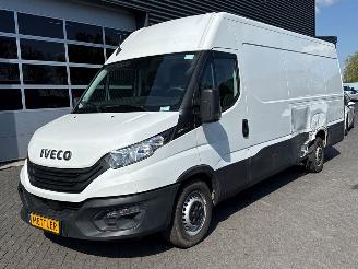 danneggiata veicoli commerciali Iveco New daily L3H2 35S16 Bestel  Diesel 2.287cc 115kW (156pk) RWD 2023/10