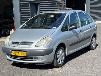 Unfallwagen Citroën Xsara PICASSO 1.8 16V MPV  Benzine 1.749cc 86kW (117pk) FWD 2003/9
