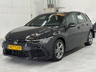 Avarii autoturisme Volkswagen Golf 1.5 eTSI R-Line Hatchback  Elektrisch Benzine 1.498cc 96kW (131pk) FWD 2023/12
