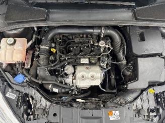 Ford Focus 1.0 Ti-VCT EcoBoost picture 13