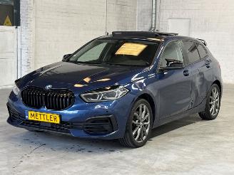 Auto incidentate BMW 1-serie 116d 1.5 12V TwinPower Hatchback  Diesel 1.496cc 85kW (116pk) FWD 2021/7