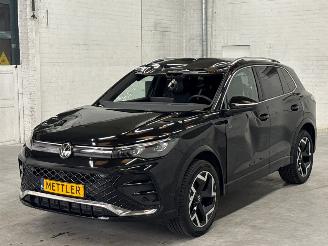 Schadeauto Volkswagen Tiguan R-Line 2.0 TDI 4Motion SUV  Diesel 1.968cc 142kW (193pk) 4x4 2025/2