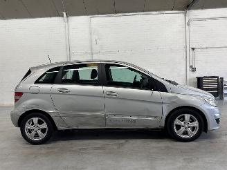 Mercedes B-klasse 2.0 B-180 CDI 16V Hatchback  Diesel 1.991cc 80kW (109pk) FWD picture 6